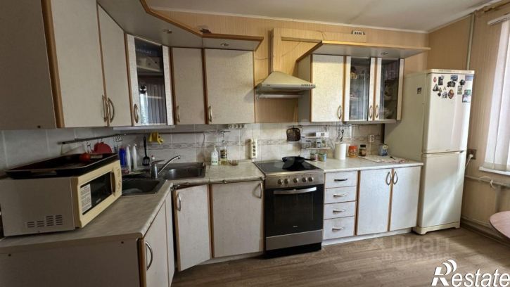 3-комн квартира ул Костюкова, 32,  д. 32