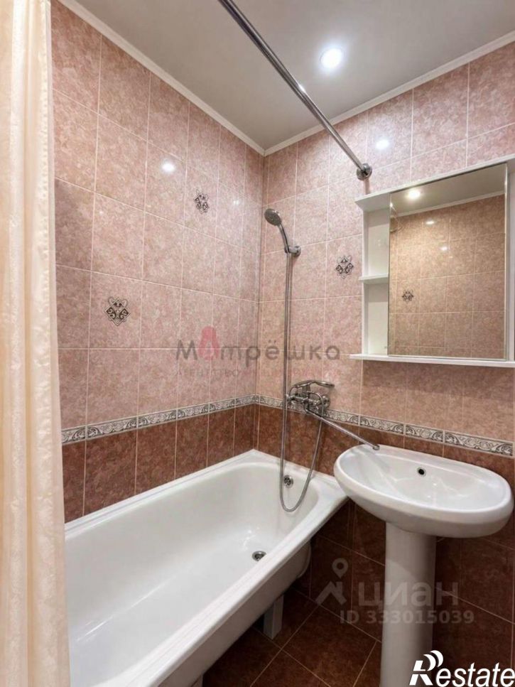 3-комн квартира ул Шишкина, 10,  д. 10