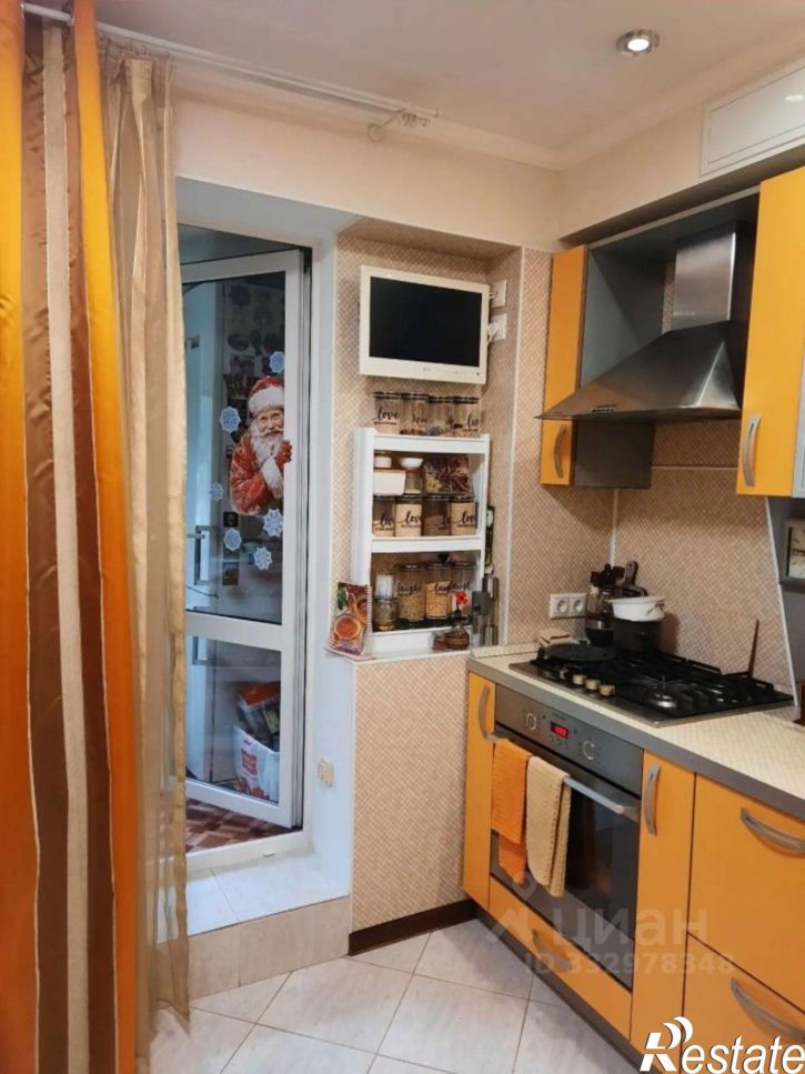 3-комн квартира ул Костюкова, 10,  д. 10