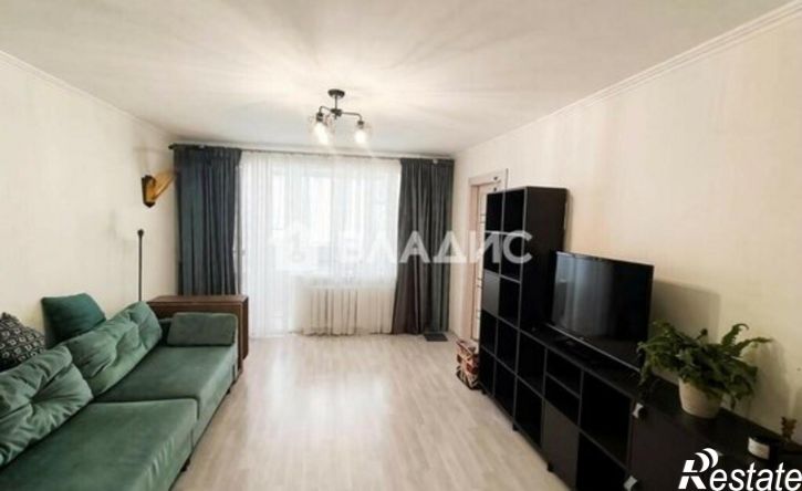 3-комн квартира б-р 1 Салюта, 9,  д. 9
