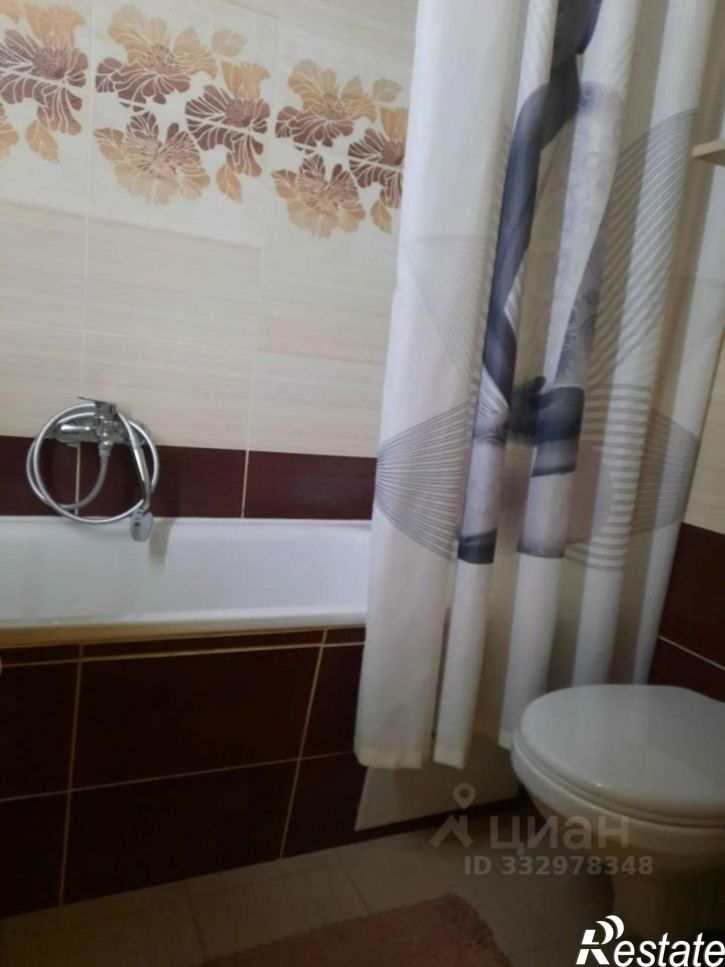 3-комн квартира ул Костюкова, 10,  д. 10