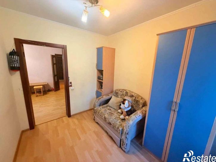 4-комн квартира 5 Августа улица, 6