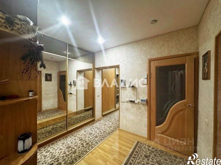 3-комн квартира б-р Юности, 23,  д. 23