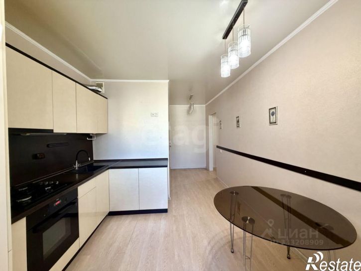 3-комн квартира ул Есенина, 8а,  д. 8а