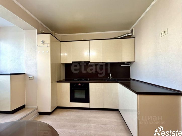 3-комн квартира ул Есенина, 8а,  д. 8а