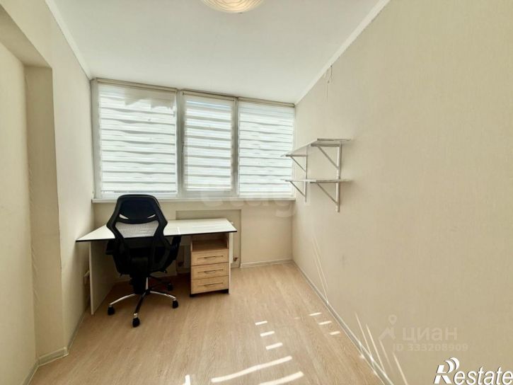 3-комн квартира ул Есенина, 8а,  д. 8а