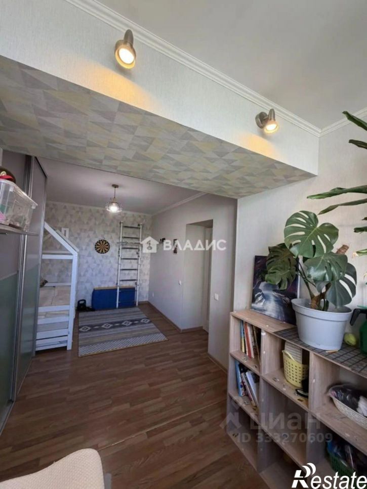 3-комн квартира ул Есенина, 32,  д. 32