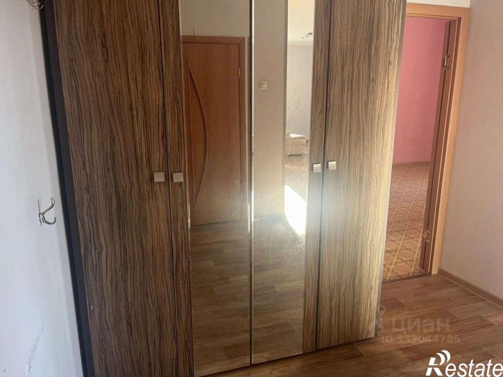 3-комн квартира пр-кт Славы, 44а,  д. 44а