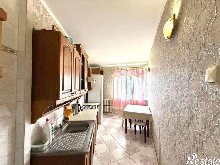 4-комн квартира Привольная улица, 11А
