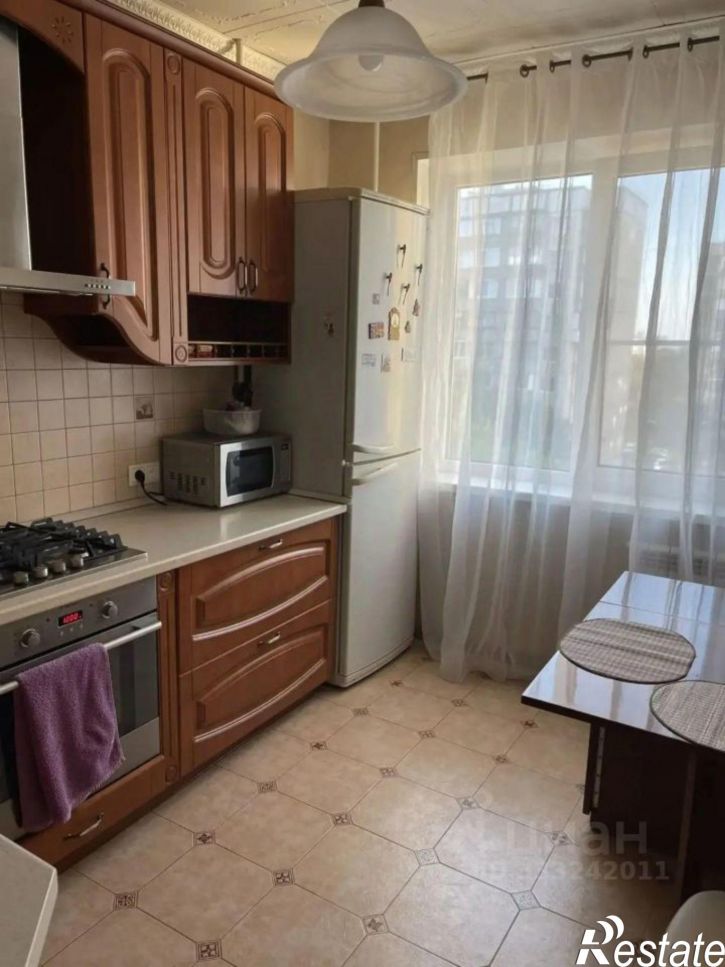 4-комн квартира ул 60 лет Октября, 1,  д. 1