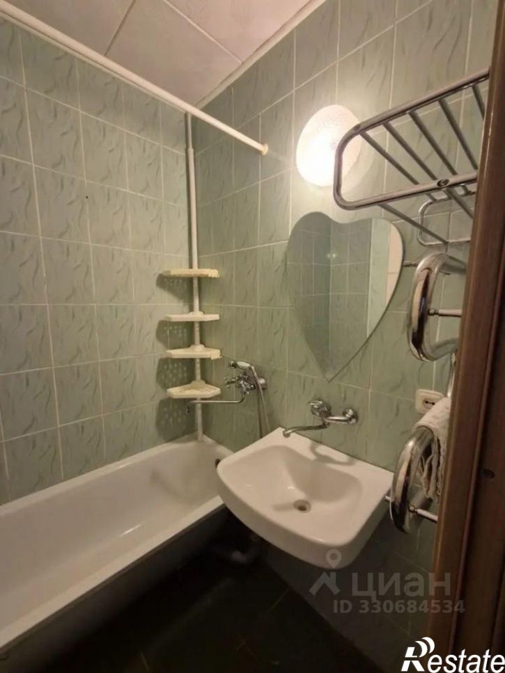 2-комн квартира ул 5 Августа, 40,  д. 40