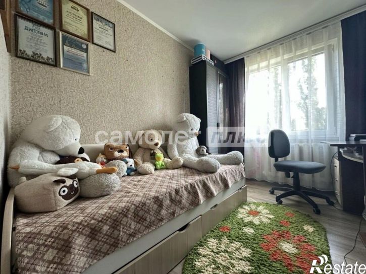 4-комн квартира ул Костюкова, 73,  д. 73