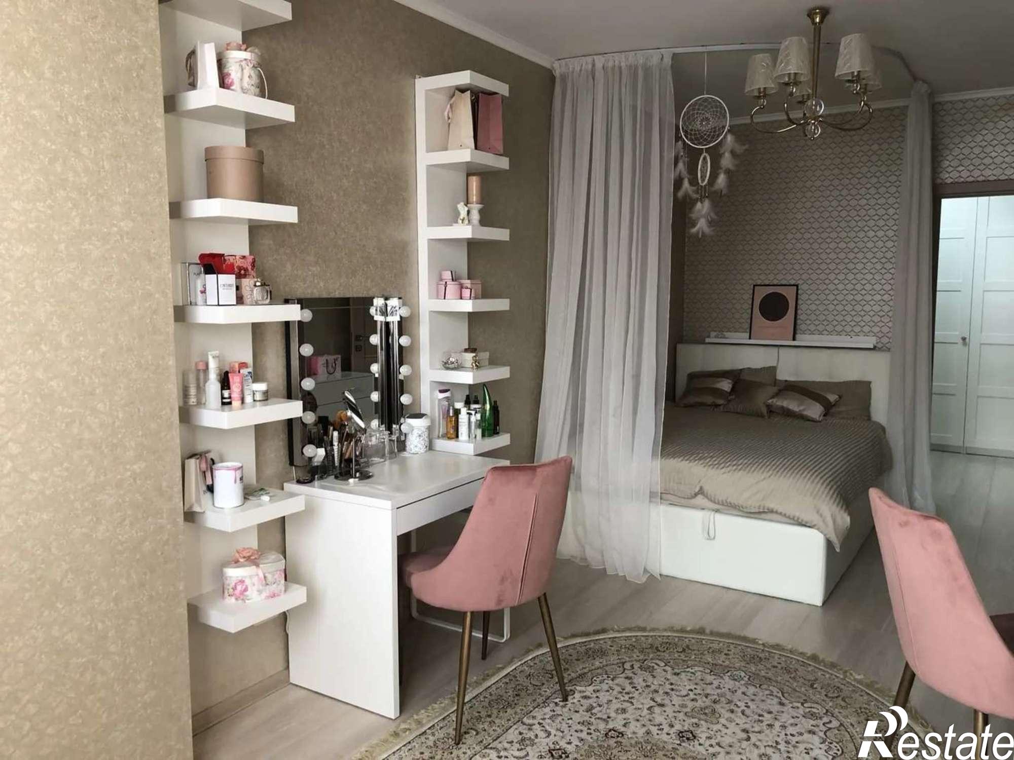 Купить квартиру за 15 000 000 рублей на Народный бульвар, 34