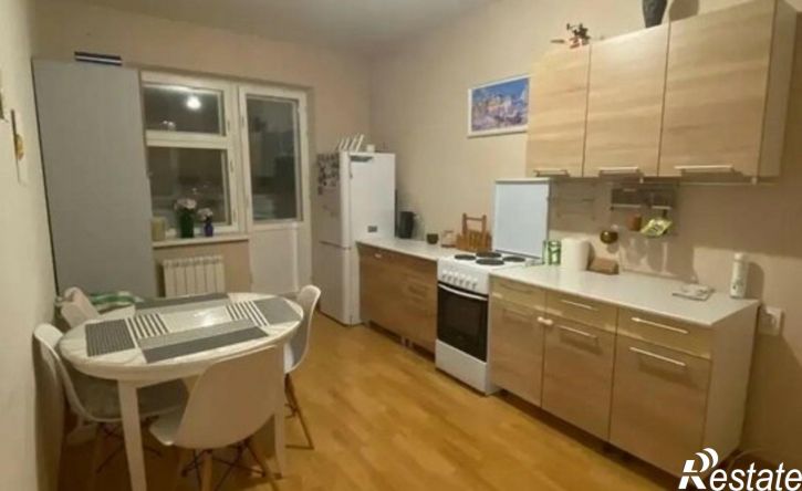 3-комн квартира улица Макаренко, 24,  д. 24