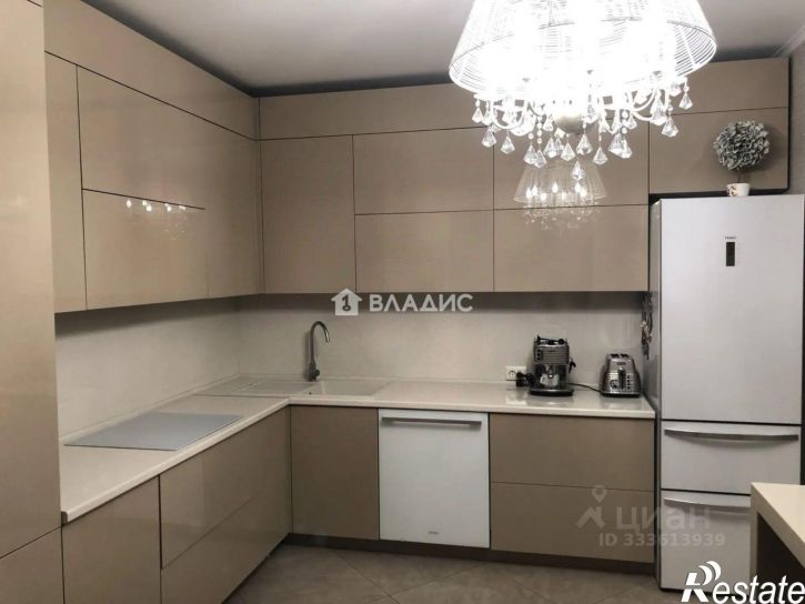 3-комн квартира Народный бульвар, 32,  д. 32