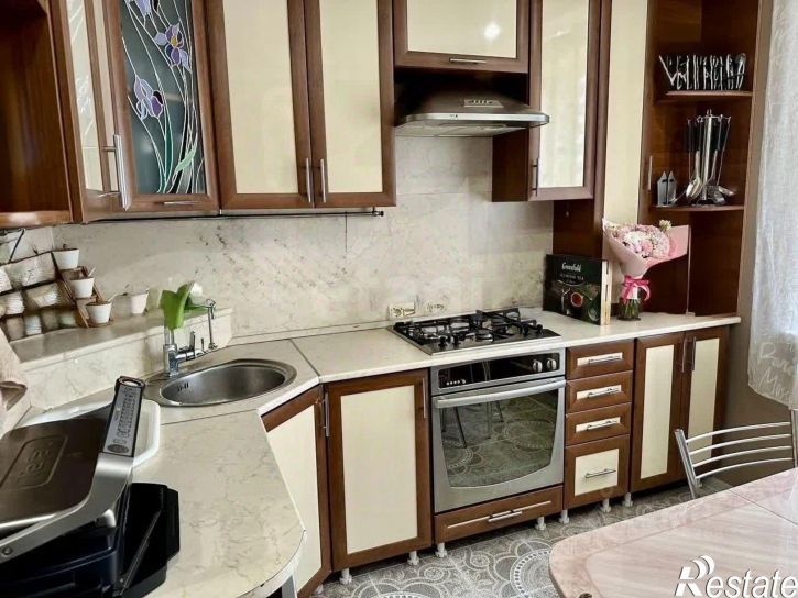4-комн квартира улица Есенина, 26,  д. 26