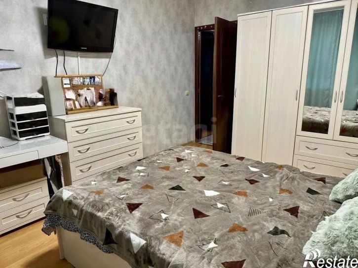 4-комн квартира улица Есенина, 26,  д. 26