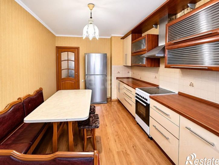 3-комн квартира улица Белгородского Полка, 33,  д. 33