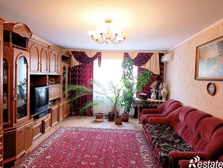 3-комн квартира улица Белгородского Полка, 33,  д. 33