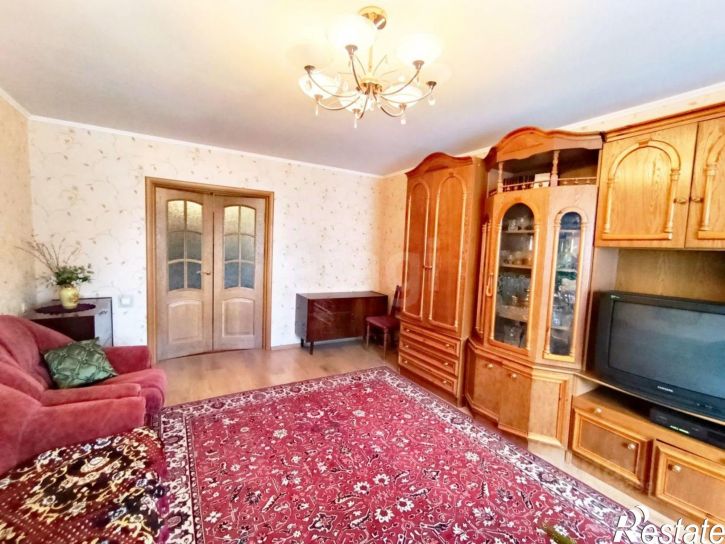 3-комн квартира улица Белгородского Полка, 33,  д. 33