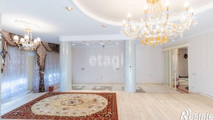 5-комн квартира улица Костюкова, 36Б,  д. 36Б