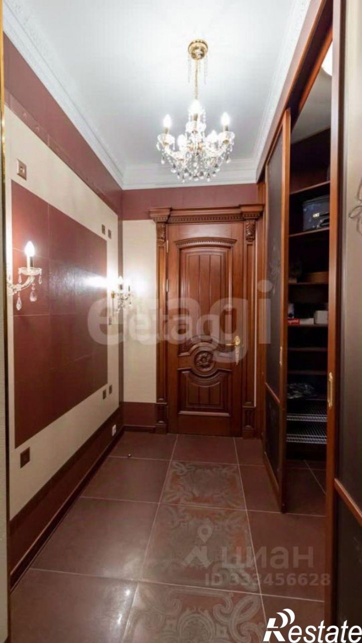 5-комн квартира улица Костюкова, 36Б,  д. 36Б