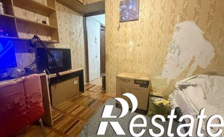 4-комн квартира проспект Славы, 90,  д. 90