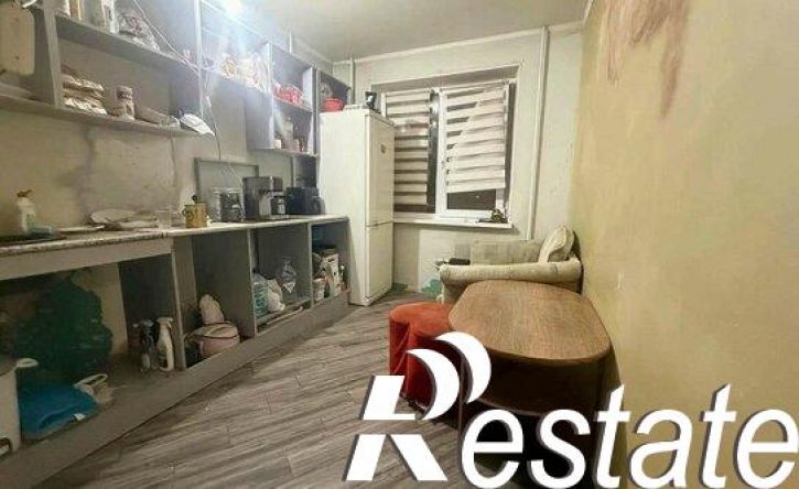 4-комн квартира проспект Славы, 90,  д. 90