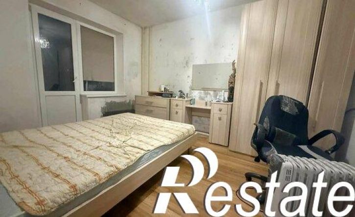 4-комн квартира проспект Славы, 90,  д. 90