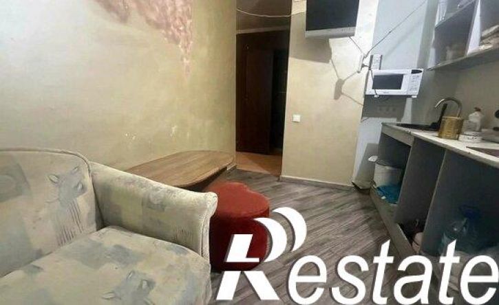 4-комн квартира проспект Славы, 90,  д. 90