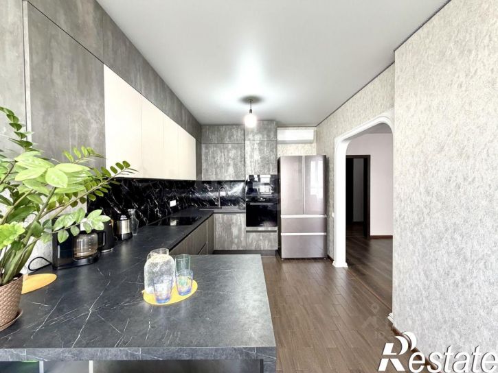 3-комн квартира улица Есенина, 9 к2,  д. 9 к2