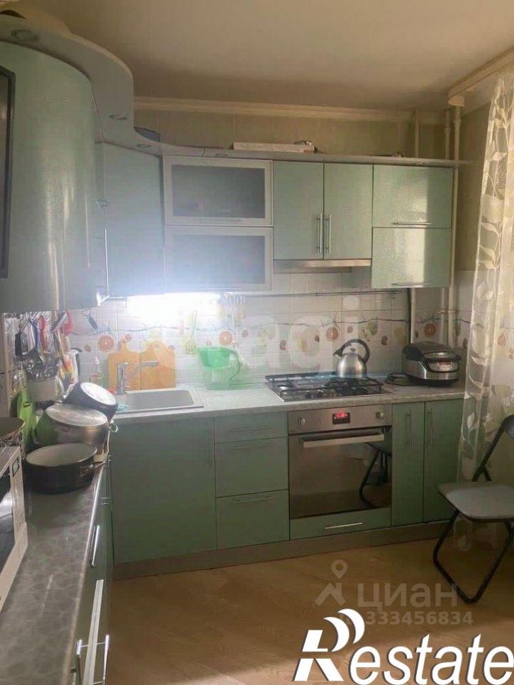 3-комн квартира улица Шаландина, 10,  д. 10