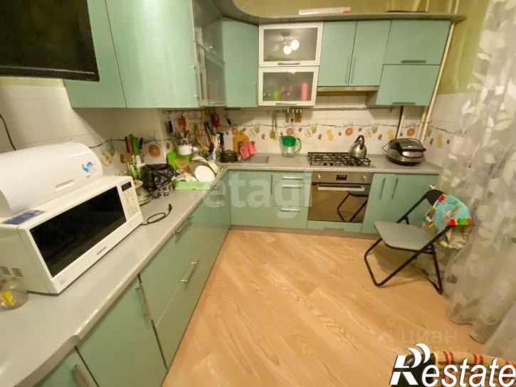 3-комн квартира улица Шаландина, 10,  д. 10