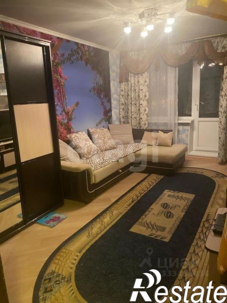 3-комн квартира улица Шаландина, 10,  д. 10