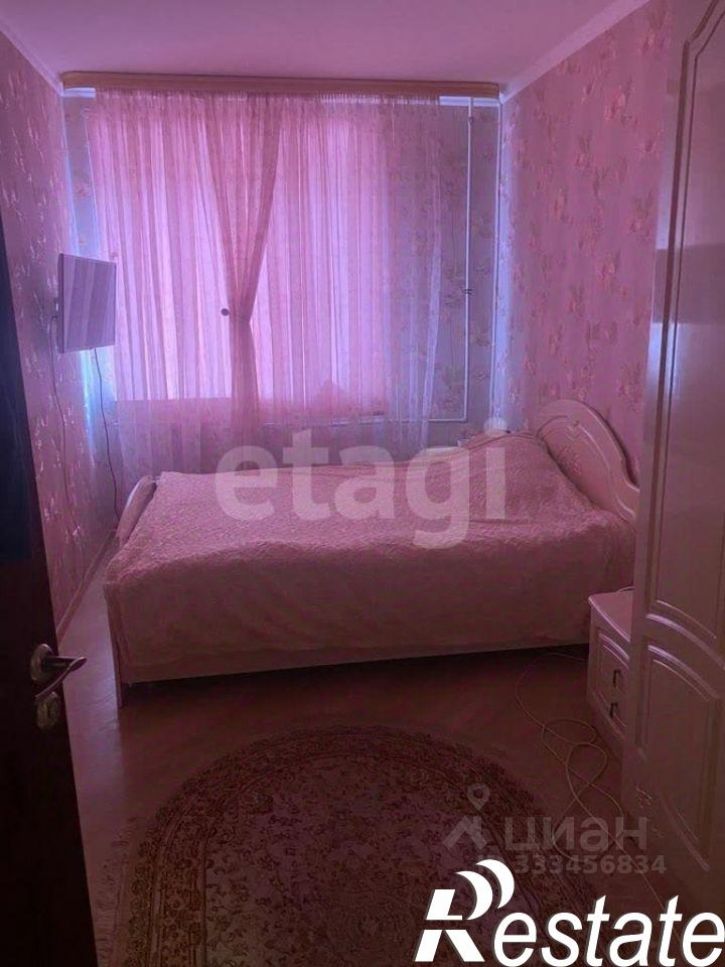 3-комн квартира улица Шаландина, 10,  д. 10