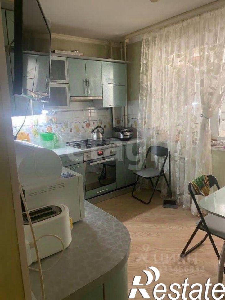 3-комн квартира улица Шаландина, 10,  д. 10