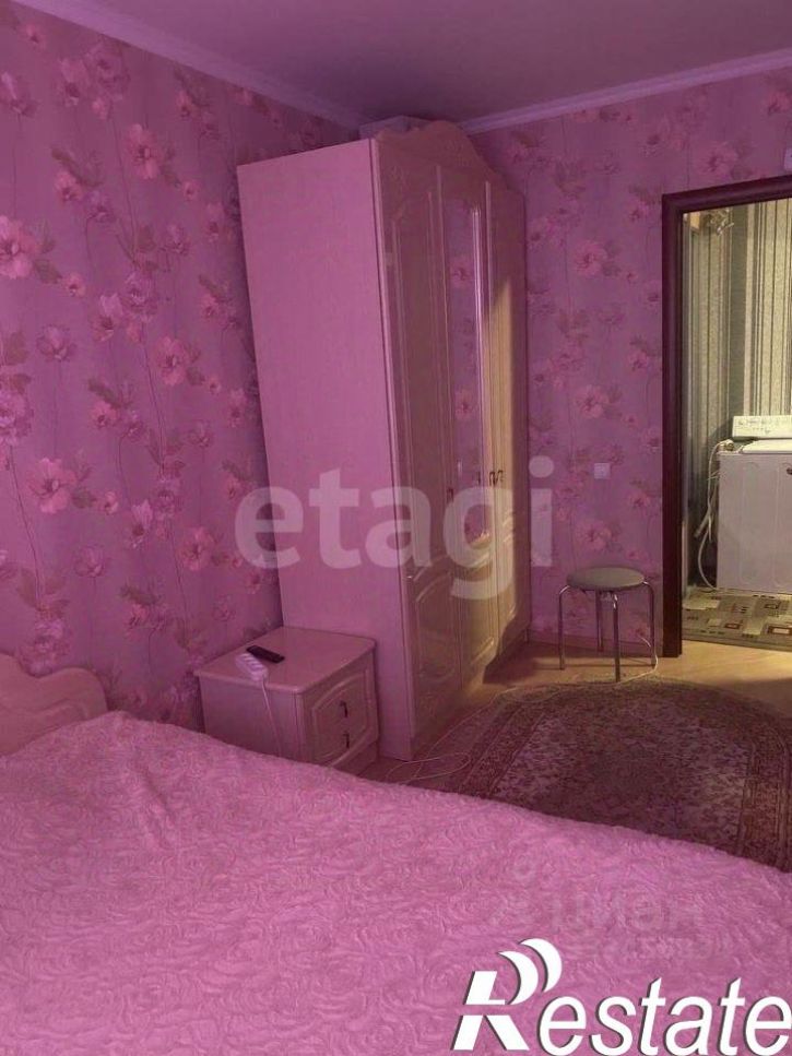 3-комн квартира улица Шаландина, 10,  д. 10