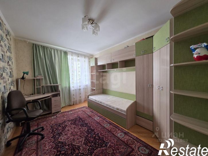 3-комн квартира улица 5 Августа, 33,  д. 33