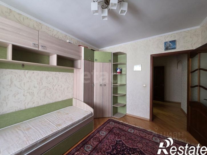 3-комн квартира улица 5 Августа, 33,  д. 33