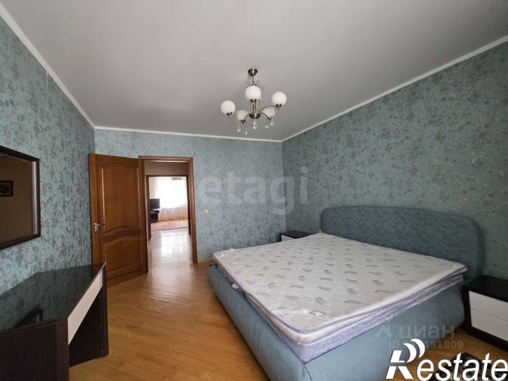3-комн квартира улица 5 Августа, 33,  д. 33