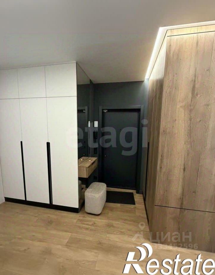 3-комн квартира улица Костюкова, 36В,  д. 36В