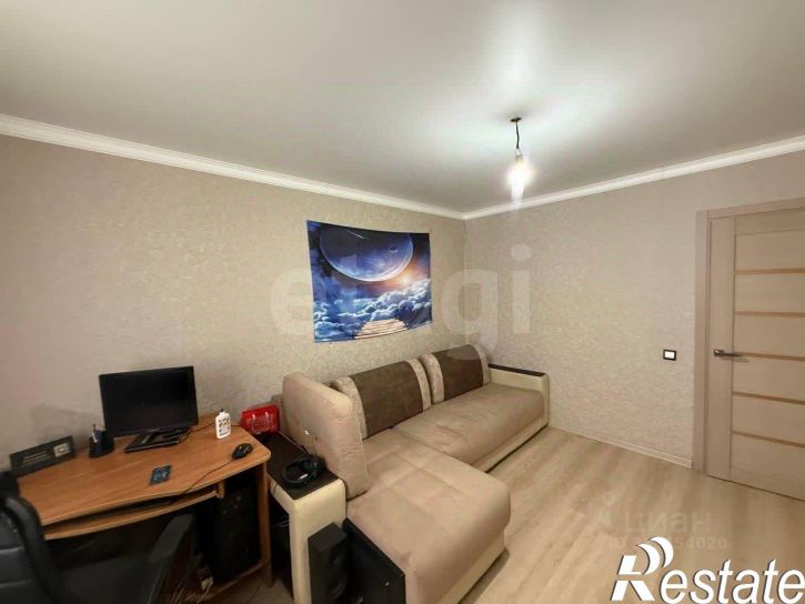 3-комн квартира улица Шаландина, 8,  д. 8
