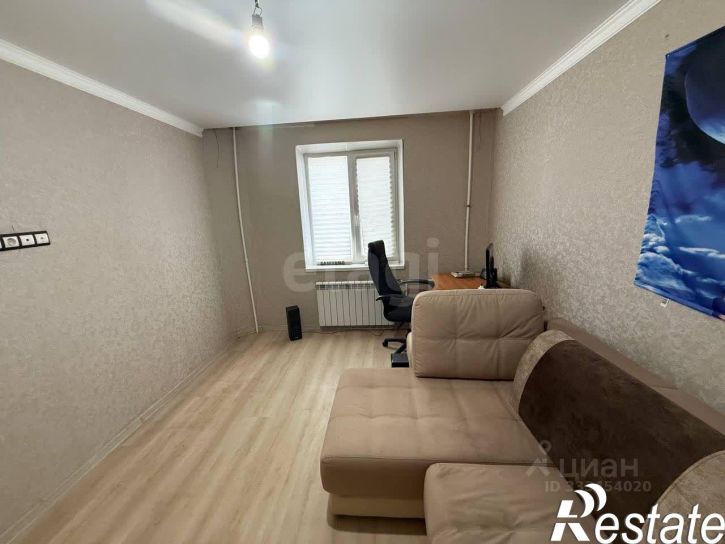 3-комн квартира улица Шаландина, 8,  д. 8