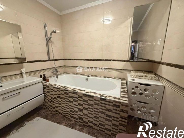 3-комн квартира улица 5 Августа, 31,  д. 31