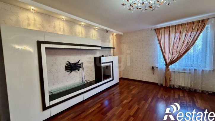 3-комн квартира улица Костюкова, 36В,  д. 36В