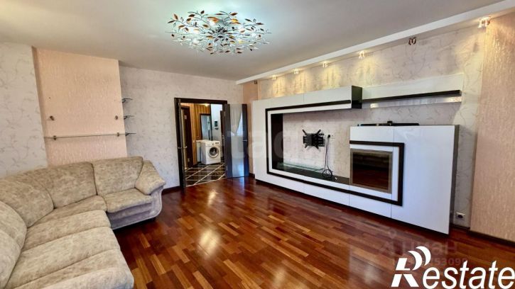 3-комн квартира улица Костюкова, 36В,  д. 36В