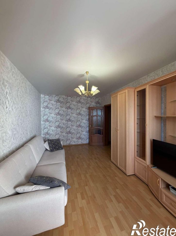 3-комн квартира Есенина улица, 12