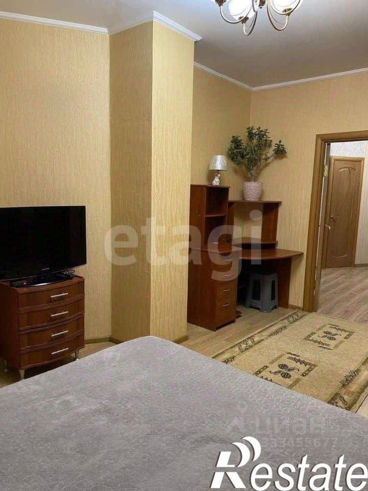3-комн квартира улица Есенина, 8А,  д. 8А