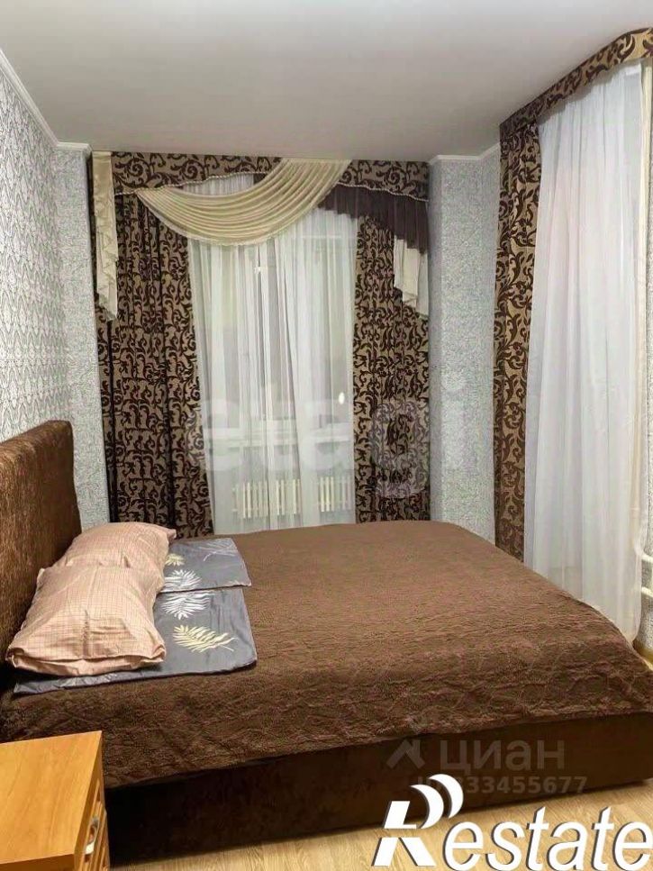 3-комн квартира улица Есенина, 8А,  д. 8А