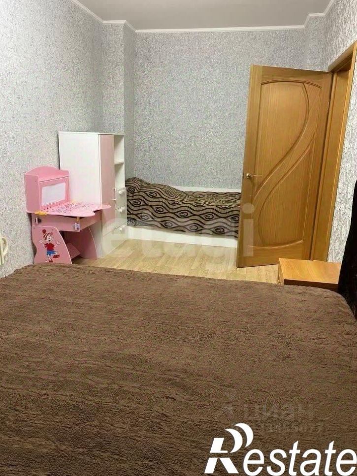 3-комн квартира улица Есенина, 8А,  д. 8А